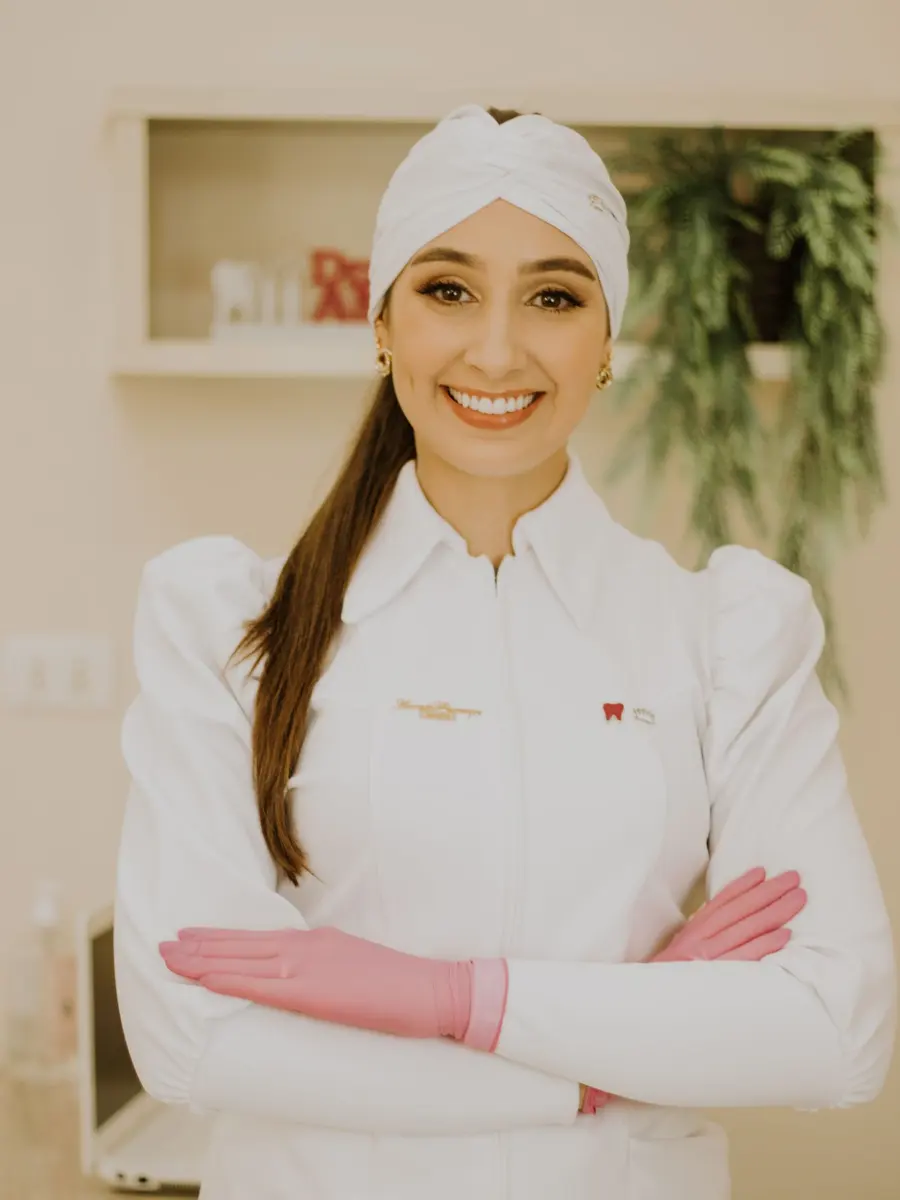 Dentista da Clínica Modelo no consultório